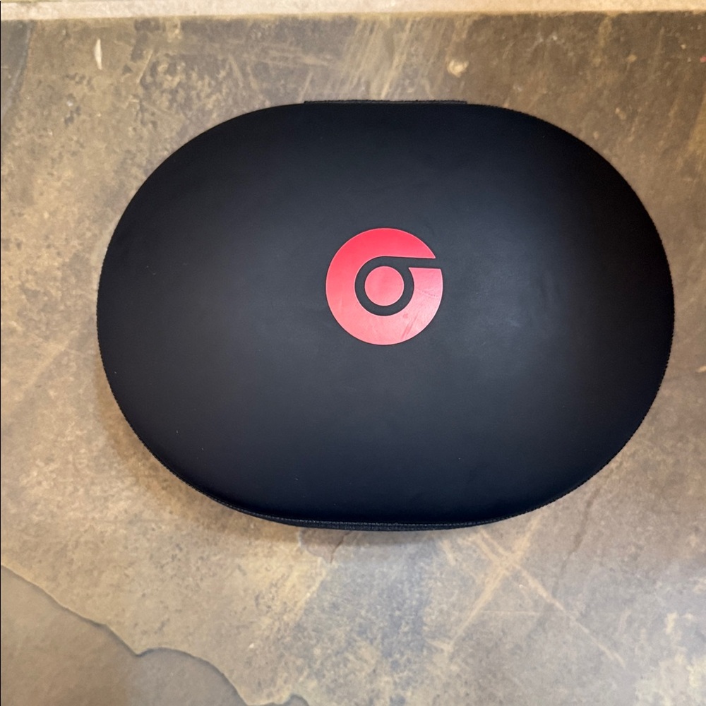 Beats by Dre Black and Red Case